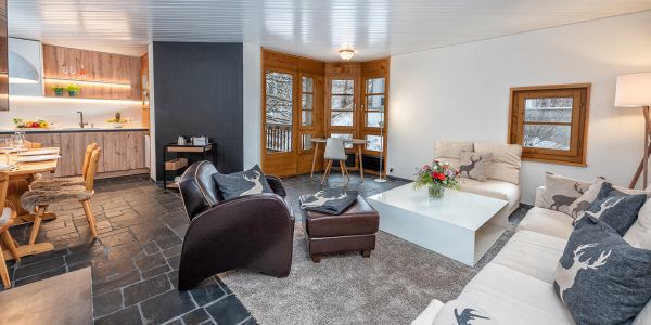 2 BEDROOM